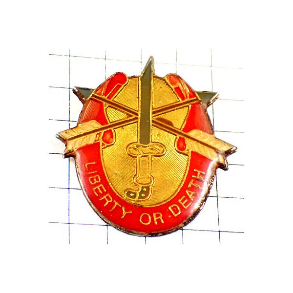 背景の１マスは５mmです。当店のピンバッジ はヴィンテージのレアな限定ピンバッジ です。それぞれのピンズの裏側の針には、新品の留め具をセットしてお送りします。新品の留め具代はピンズの商品代に含まれております。