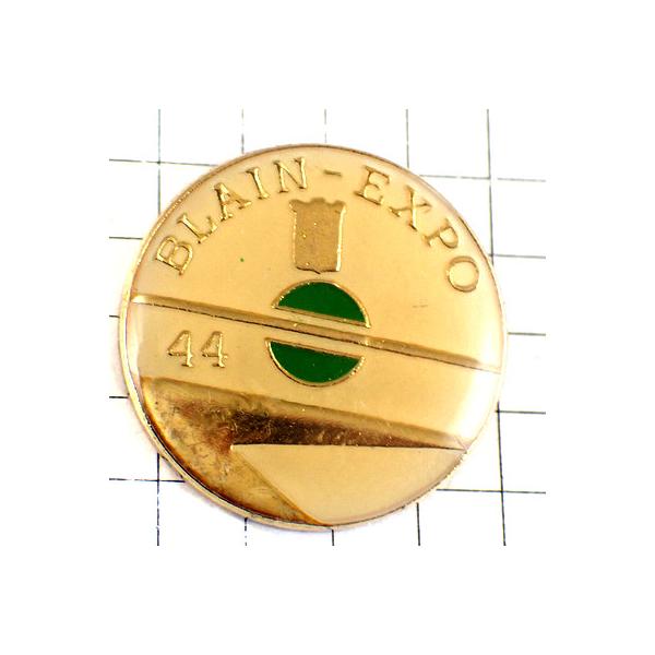 背景の１マスは５mmです。当店のピンバッジ はヴィンテージのレアな限定ピンバッジ です。それぞれのピンズの裏側の針には、新品の留め具をセットしてお送りします。新品の留め具代はピンズの商品代に含まれております。