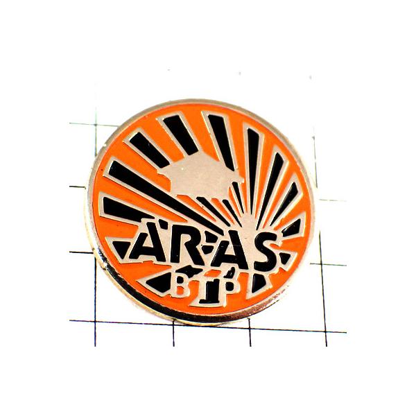 背景の１マスは５mmです。当店のピンバッジ はヴィンテージのレアな限定ピンバッジ です。それぞれのピンズの裏側の針には、新品の留め具をセットしてお送りします。新品の留め具代はピンズの商品代に含まれております。