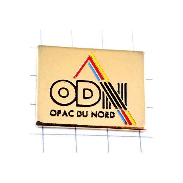 背景の１マスは５mmです。当店のピンバッジ はヴィンテージのレアな限定ピンバッジ です。それぞれのピンズの裏側の針には、新品の留め具をセットしてお送りします。新品の留め具代はピンズの商品代に含まれております。