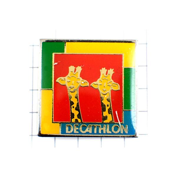 背景の１マスは５mmです。当店のピンバッジ はヴィンテージのレアな限定ピンバッジ です。それぞれのピンズの裏側の針には、新品の留め具をセットしてお送りします。新品の留め具代はピンズの商品代に含まれております。