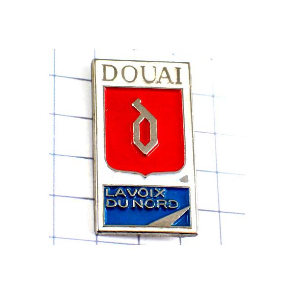 背景の１マスは５mmです。当店のピンバッジ はヴィンテージのレアな限定ピンバッジ です。それぞれのピンズの裏側の針には、新品の留め具をセットしてお送りします。新品の留め具代はピンズの商品代に含まれております。