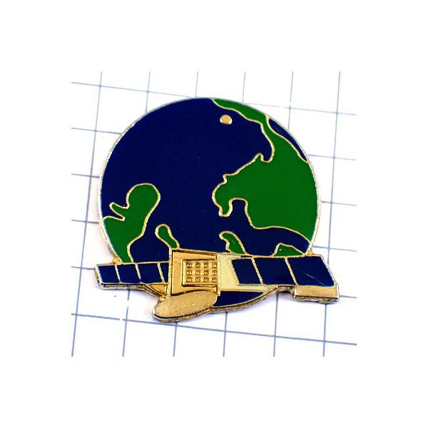 背景の１マスは５mmです。当店のピンバッジ はヴィンテージのレアな限定ピンバッジ です。それぞれのピンズの裏側の針には、新品の留め具をセットしてお送りします。新品の留め具代はピンズの商品代に含まれております。