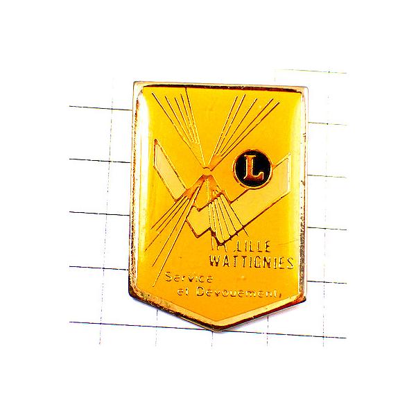 背景の１マスは５mmです。当店のピンバッジ はヴィンテージのレアな限定ピンバッジ です。それぞれのピンズの裏側の針には、新品の留め具をセットしてお送りします。新品の留め具代はピンズの商品代に含まれております。