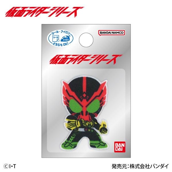 大人気の仮面ライダーシリーズ『仮面ライダーオーズ』SDデザインのワッペンです。園帽子・スモック・レッスンバッグ・上靴入れなどお手持ちのグッズのめじるし・ワンポイントに最適です。◇サイズ：約 W28mm×H43mm◇シール・アイロン両用タイプ...