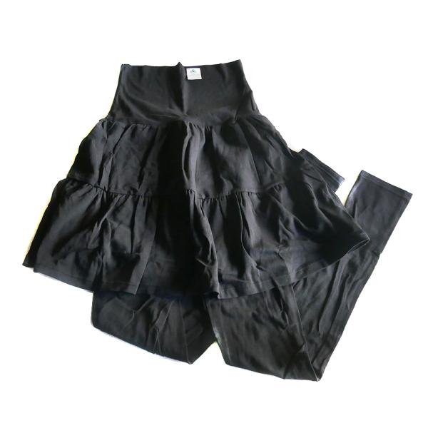 お腹を守る腹巻と足をキレイに見せるレギンス、そこにスカートが一体となったデザインです。部屋着としても、ちょっとしたご近所へのお出かけ時にもスカートがついているので安心です。サイズ：フリー（腹囲：78〜110 cm　ヒップ：87〜105 cm...