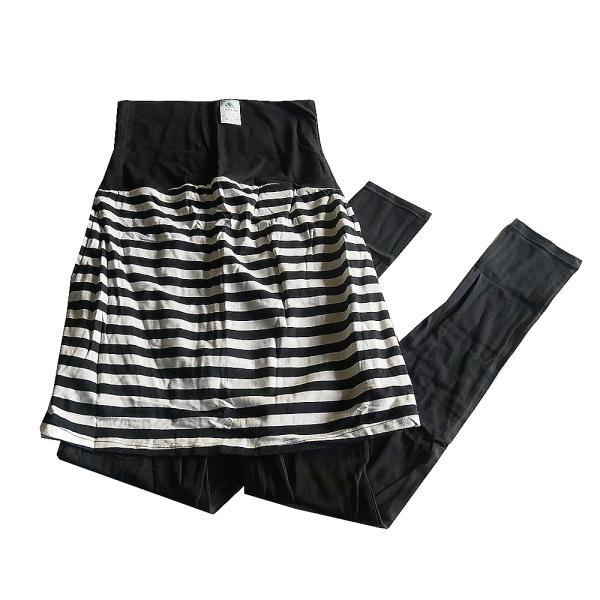 お腹を守る腹巻と足をキレイに見せるレギンス、そこにスカートが一体となったデザインです。部屋着としても、ちょっとしたご近所へのお出かけ時にもスカートがついているので安心です。サイズ：フリー（腹囲：78〜110 cm　ヒップ：87〜105 cm...