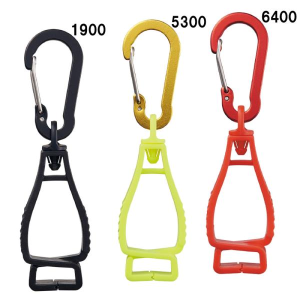 ZETT マルチクリップ手袋や帽子などが挟めるクリップ。バッグにひっかけたり、濡れたものを干すのに便利なグッズ。■カラー 1900(ブラック)5300(イエロー)6400(レッド)■素材：ポリエチレン、カラビナ/アルミ■サイズ：長さ7.5×...