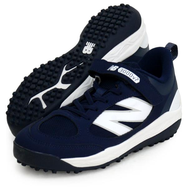 New Balance 3000 V7 TURF JNR W ジュニア最上級の履き心地を追求する「3000 V7」のジュニア向け面ファスナー付きトレーニングシューズが新登場。フルレングスのミッドソールが足の疲労を軽減し、NBらしいデザインを...