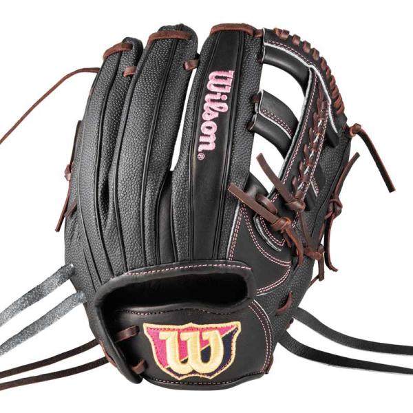 WILSON 女子ソフトボール用 Wilson Queen DUAL 内野手用 D5型ソフトボール女子のためのREAL GLOVE。デュアル・テクノロジー採用の強い指先がサイズの大きなソフトボールの強い衝撃に耐え、間一髪の打球も指先で抑える...