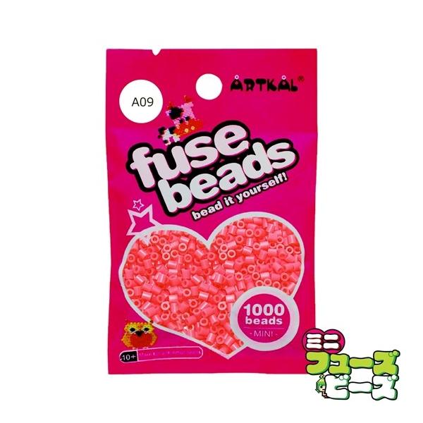 ■ 商品説明 ■ 種類：フューズビーズ ミニ（2.6mm）サイズ：直径 2.6mmカラー：ローズ数量：約 1,000粒RGB数値：R:219 G:33 B:82アイロンがけによる形状の保持に優れながらも、柔軟性のあるソフトタイプのアイロンビ...