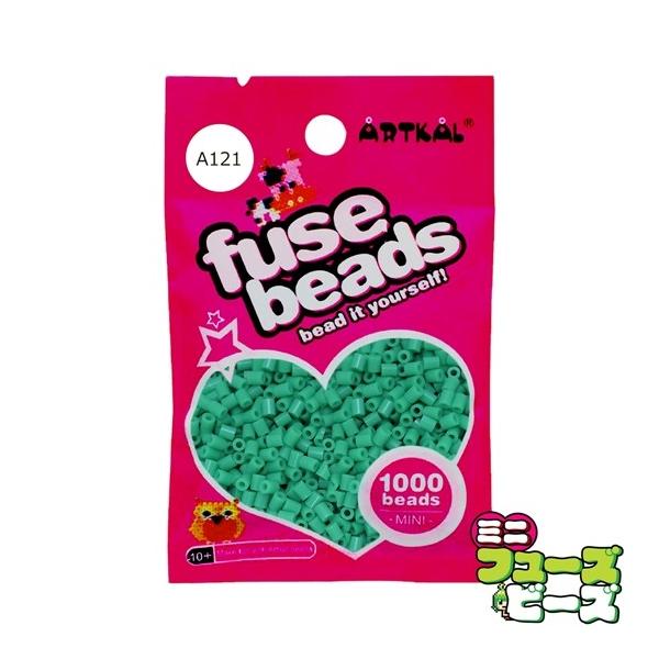 ■ 商品説明 ■ 種類：フューズビーズ ミニ（2.6mm）サイズ：直径 2.6mmカラー：ドーミーグリーン数量：約 1,000粒RGB数値：R:20 G:194 B:91アイロンがけによる形状の保持に優れながらも、柔軟性のあるソフトタイプの...