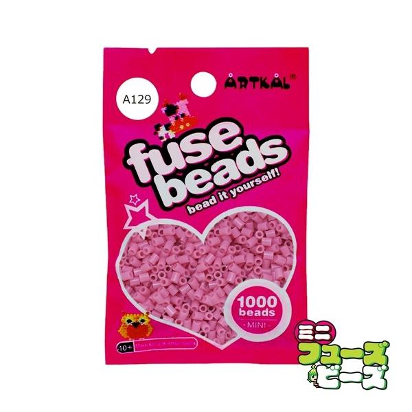 ■ 商品説明 ■ 種類：フューズビーズ ミニ（2.6mm）サイズ：直径 2.6mmカラー：フラゴナールピンク数量：約 1,000粒RGB数値：R:222 G:84 B:121アイロンがけによる形状の保持に優れながらも、柔軟性のあるソフトタイ...