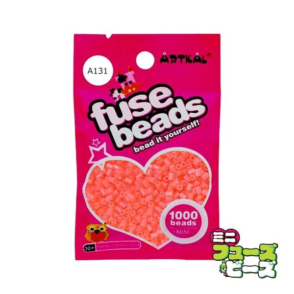 ■ 商品説明 ■ 種類：フューズビーズ ミニ（2.6mm）サイズ：直径 2.6mmカラー：フラミンゴピンク数量：約 1,000粒RGB数値：R:232 G:65 B:107アイロンがけによる形状の保持に優れながらも、柔軟性のあるソフトタイプ...