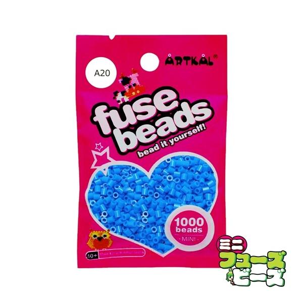 ■ 商品説明 ■ 種類：フューズビーズ ミニ（2.6mm）サイズ：直径 2.6mmカラー：レイクブルー数量：約 1,000粒RGB数値：R:0 G:144 B:218アイロンがけによる形状の保持に優れながらも、柔軟性のあるソフトタイプのアイ...