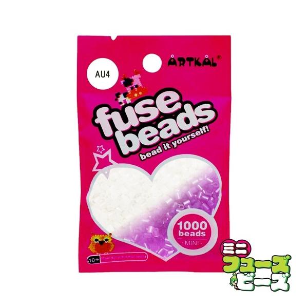 ■ 商品説明 ■ 種類：フューズビーズ ミニ（2.6mm）サイズ：直径 2.6mmカラー：ＵＶパープル数量：約 1,000粒通常は半透明のクリアカラーですが、太陽の光などの紫外線に反応すると色があらわれます。アイロンがけによる形状の保持に優...