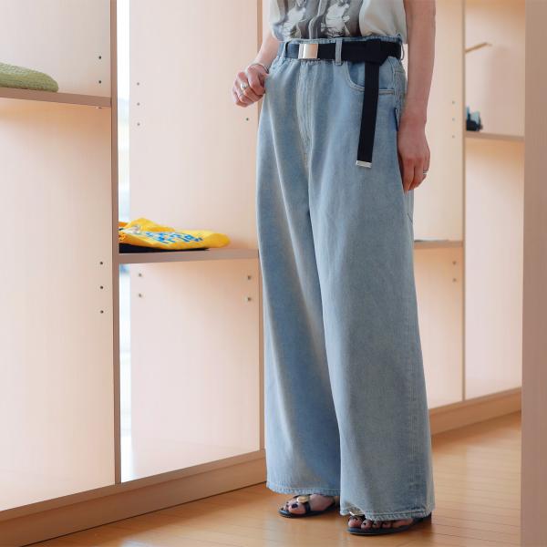 M53. ワイドレッグデニム（ベルト付き） M53. (エムゴーサン) ボーイフレンドワイドデニム whith GIベルト