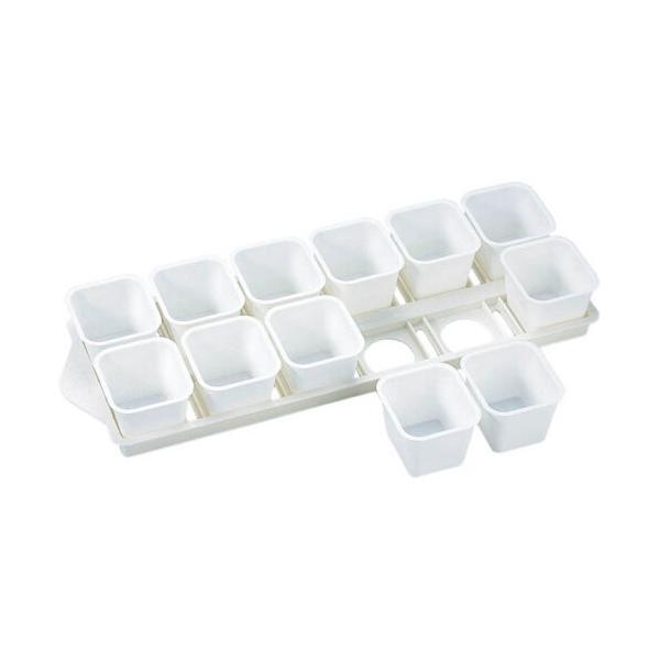 【商品情報】●スープやソースなどをフリージングしてストック！●ちょっと大きいアイスやシャーベットを作ったり、プチプリンやゼリー容器としても使えます。【商品仕様】●本体サイズ：幅（mm）308×奥行（mm）107×高さ（mm）40●容量：約6...