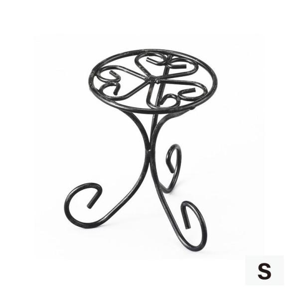 素敵なお庭づくりに！植物を引き立てるフラワースタンド爆買