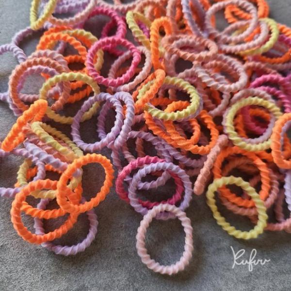 【 注意事項 】入荷毎に多少の色変更あり輸入品の為、入荷毎に価格変動あり■直径約1.8〜2cm■不良がある為10〜20本予備入り：中国製■保護者の管理のもと使用・保管して下さい■入荷時期やカラーにより膨らみが少ない場合あり