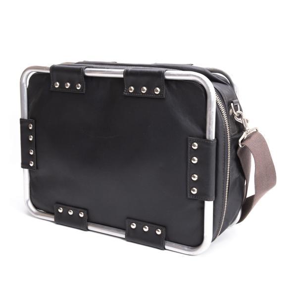 ジャンポールゴルチエGAULTIER メタルフレームバッグ 黒 ジャンポールゴルチエGAULTIER メタルフレームバッグ 黒 Jean