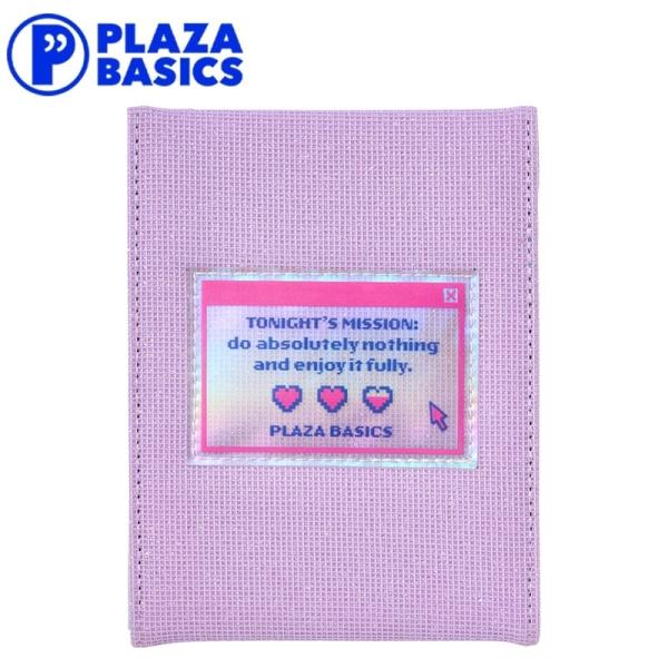 PLAZA限定！ラメ感のある生地にホログラムのピクセルアートがキュートな折りたたみミラーです。スリムな三つ折りタイプで、内側に折りたためるので持ち運びの際も安心。外出先での身だしなみチェックや室内でのスキンケアの際にとても便利です。キラキラ...