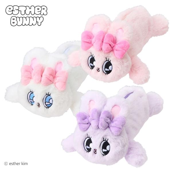 PLAZA・MINiPLA限定！ポップでガーリーなテイストが可愛いウサギのキャラクター「Esther Bunny(エスターバニー)」のぬいぐるみペンポーチです。ふわふわの手触りで持っているだけで癒されます。かわいいだけでなく、収納力もしっか...