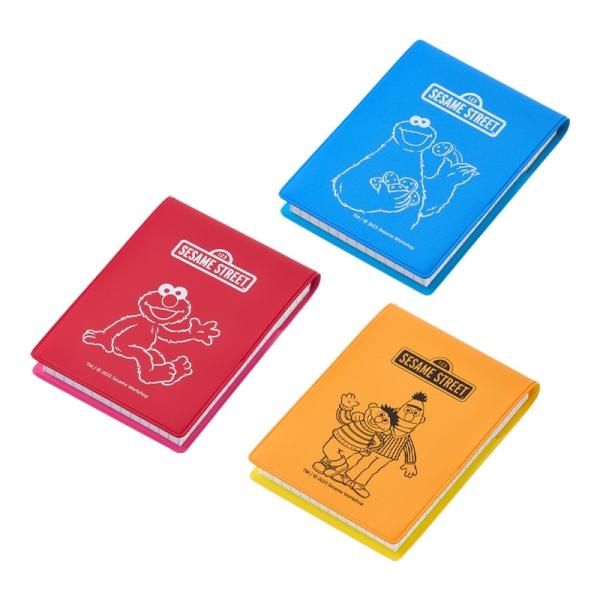 PLAZA限定！セサミストリートとフランスの文具ブランド「RHODIA」がコラボレーションしたカバー付きミニメモ。セサミストリートのキャラクターたちのデザインがとってもキュートです♪手のひらサイズで持ち運びやすいので、色々な用途で活躍するア...