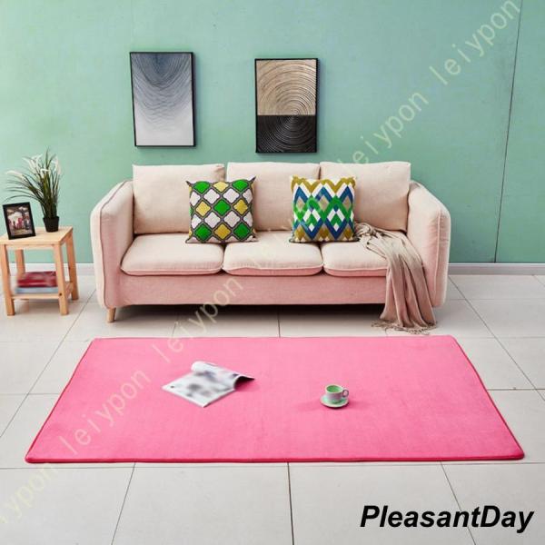 【ご来店ありがとうございます】 1.一年中快適ラグ 夏場の冷房、冬は床暖房 ホットカーペット対応 ラグマットはポリエステルを採用し、サラッとした触り心地で、冬は暖かく（耐熱試験も合格済みのでホットカーペット?床暖房に対応）、夏はサラサラので...