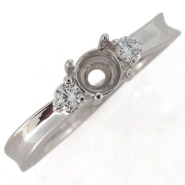 プラチナ製のセミオーダー用の空枠です。お手持ちのルース(宝石)で製作致します。思い出の品や大切な形見などのリフォームにお役立てください。本体素材：プラチナ(Pt900)(品質を保証するPt900の刻印があります。)中石：主石 使用可能サイズ...