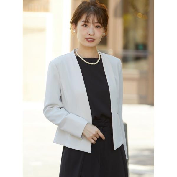 どんなシーンにもきちんと着られて、おしゃれ度もアップする万能ノーカラージャケット。 手持ちのお洋服に合わせやすく、「こんな1枚が欲しかった」と思える逸品です。軽くソフトな風合いの素材を使用し、着心地も◎。パーティーシーンはもちろん、お子様の...