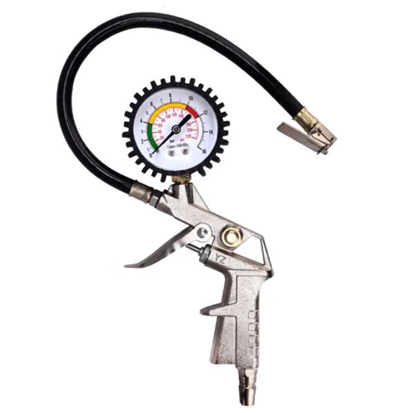 愛車の整備やエアーチェックにおすすめです。空気圧チェック、増減圧が可能で大きくて見やすいメーターがとても便利！※タイヤゲージ使用にはエアコンプレッサーが必要です。サイズ：ゲージ 直径7cm / チューブ 36cm表示単位：0〜15Bar(0...