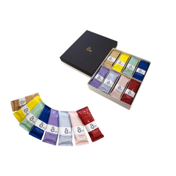 [Release date: May 10, 2021]日本の伝統的なおこしの製法と、西洋で愛される軽やかなフレーバーが出会って誕生した豊かな味わいが自慢。&amp; OKOSHI 全8種類を詰め合わせた、贈り物におすすめのギフトボックス。...