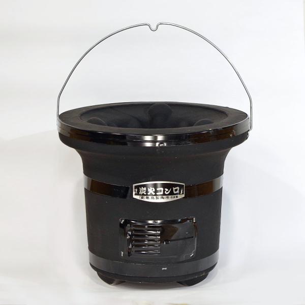 商品名： 木炭コンロ(七輪）黒 8.5号 焼網付素材/全成分： 本体 珪藻土(黒塗）、つる部分 スチール付属： 七輪本体・さな・焼網サイズ：直径 約 径260mm×高さ230mm商品重量/内容量： 七輪本体：約4kg