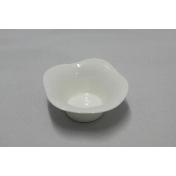 7.5Lｘ7.5Wx4Hcm＊L・長さ、W・横幅、H・高さ、Φ・直径、ロ・口径