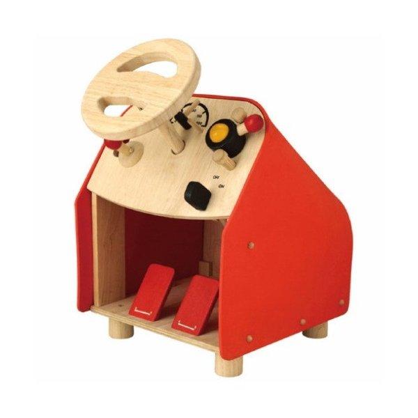 ハンドル、アクセル、ブレーキペダル、シフトギアやウィンカーレバーにエンジンキーまでついたドライビングシート。お子さんは車が大好き。百町森の柿田友広さんデザインによる日本限定の商品です。バスやタクシーなどの車だけでなく、飛行機や船に見立てて運...