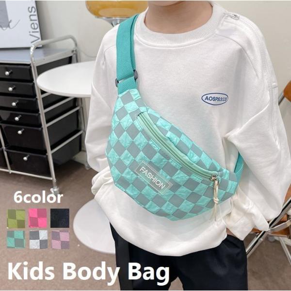 コンパクトで軽量なキッズ用ボディバッグです。ショルダーストラップ部分もサイズ調整可能。【サイズについて】画像をご参照ください。【素材について】ポリウレタン【カラーについて】生産ロットにより柄の出方や色の濃淡が異なる場合がございます。お使いの...