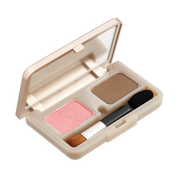 <商品説明>肌にしっくりとなじむ自然な色味、使いやすい２色をセットにしたアイカラーパレット。ライトカラーとディープカラーの組み合わせで、目元に自然な立体感を演出します。青みを抑えたやわらかなチュールピンクが、まぶたにほんのりとし...