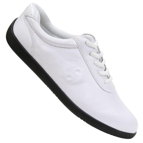 本革 太極拳シューズ カンフーシューズ 太極拳 カンフー 気功 中国武術 ホワイト ブラック 22.5cm〜27.5cm◇本革の太極拳シューズ カンフーシューズです。◇素材：本革◇カラー：ホワイト、ブラック◇生産地：中国◇セット内容：太極拳...