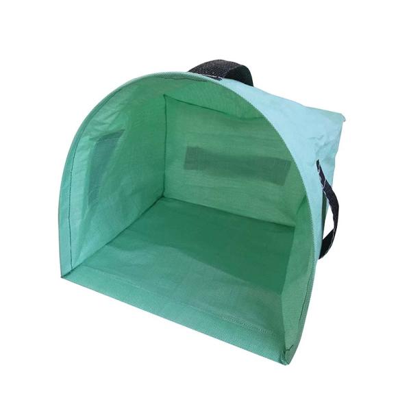 使いやすいチリトリ型。大容量で庭掃除に最適です。プラスチック板が入っています。サイズ：M規　格：50×50×45cm入　数：20個