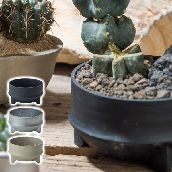 装飾的金属水鉢 丸型 三本脚 装飾的金属水鉢 丸型 三本脚