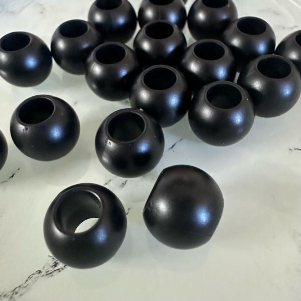 20個 12mm 大穴 プラスチック ビーズ マットブラック