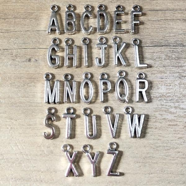 ユバアバイニシャルチャーム【M.T.Y.H】Silver925 英字 ユバアバイニシャルチャーム【M.T.Y.H】Silver925 英字 Amazon