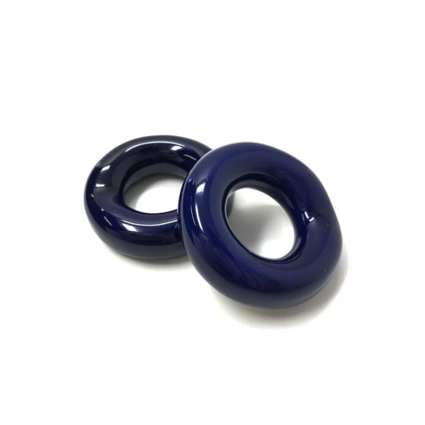 箸やスプーンなどを置くレストとナプキンを可愛くまとめるナプキンリングと両方使えて一石二鳥の陶製箸置き。アウトレットのため、お安いお値段でのご提供です。