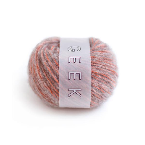 色見本は[大きな画像を見る]をご覧ください【メーカー】　ダルマ毛糸（横田）【商品名】　ギーク【重さ】　30g(グラム)【長さ（m）】　70m(メートル)【使用針】　棒針：12〜13号　かぎ針：9/0〜10/0号【適正ゲージ】　13〜13.5...