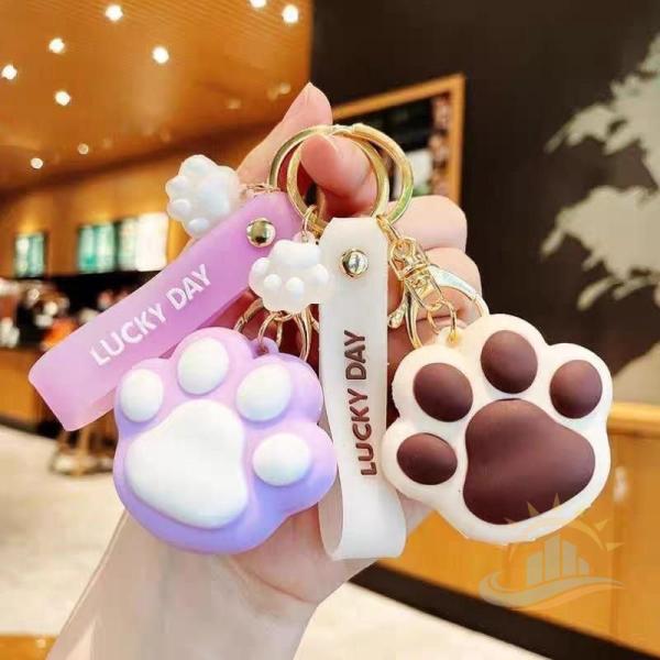 プレゼントキーホルダー　バッグチャーム猫　犬肉球デザインゴールド　プレゼント通学飾り　ゾンチー　ラベンダーギフト　かわいい韓国ギフト　日常使いに