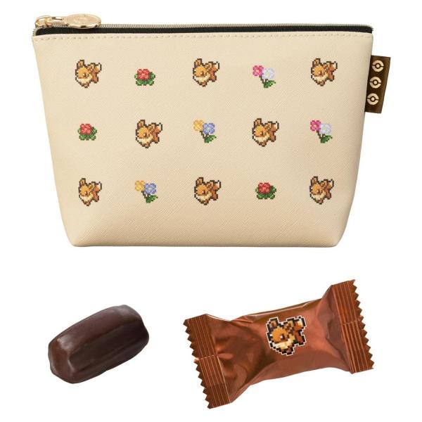 [Release date: January 31, 2026]イーブイとその進化形であるブラッキーやグレイシア、ニンフィアたちを表裏でデザインしたポーチに、チョコクッキーを詰め合わせました。モンスターボール型のチャーム付きです。※ご注文後...