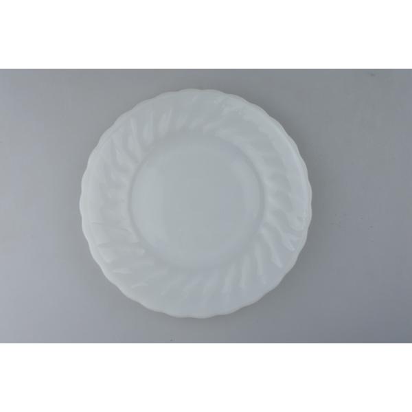 アンカーホッキング社というアメリカのガラス会社が1940年代〜70年代に製造された食器のブランド。大衆向けに製造されていたことから厚みのある丈夫な作りが多い。ミルクガラスの柔らかい色合いが特徴です。＊商品＊リムはフリルになっていてシンプルな...