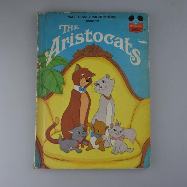 ＊クリックポストにて送料250円で発送可能ハードカバー。カバーに擦れなどいたみあり。中は書き込み、破れありません。＊サイズ＊24×17.3×１cm、44ページ＊生産国＊アメリカ