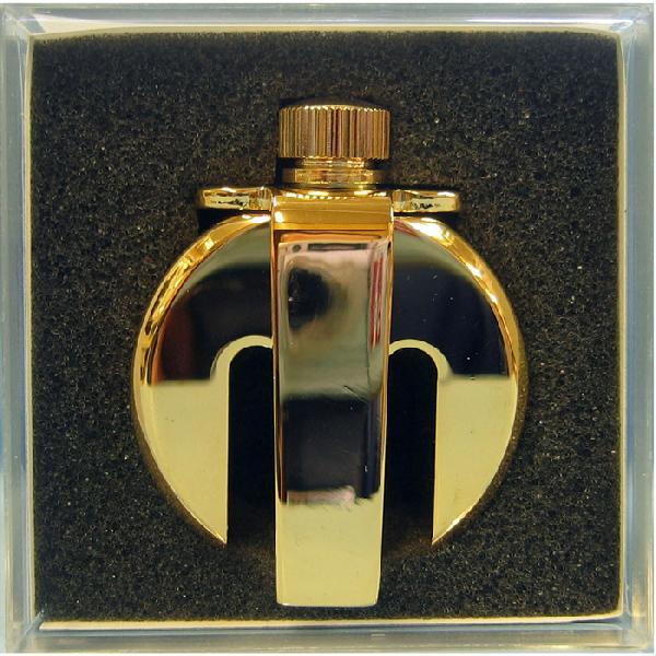 音量が1/5程度まで抑えられる程、消音効果抜群。夜間の練習も気兼ねなく出来ます。重量はありますがネジで固定する為、脱落などの心配はありません。夜間の練習にお困りの方に絶対のお勧めミュートです。注）取り付け、取り外しの際には十分に注意して下さい。